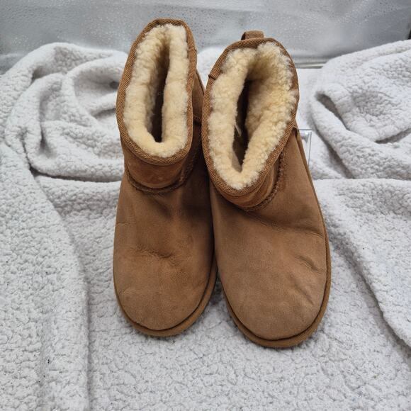 UGG Women's Classic Mini chestnut size women's bootie US 5 - Picture 1 of 7